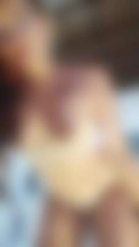 mi pregunta es por qué no estás acá? by emily-foxy