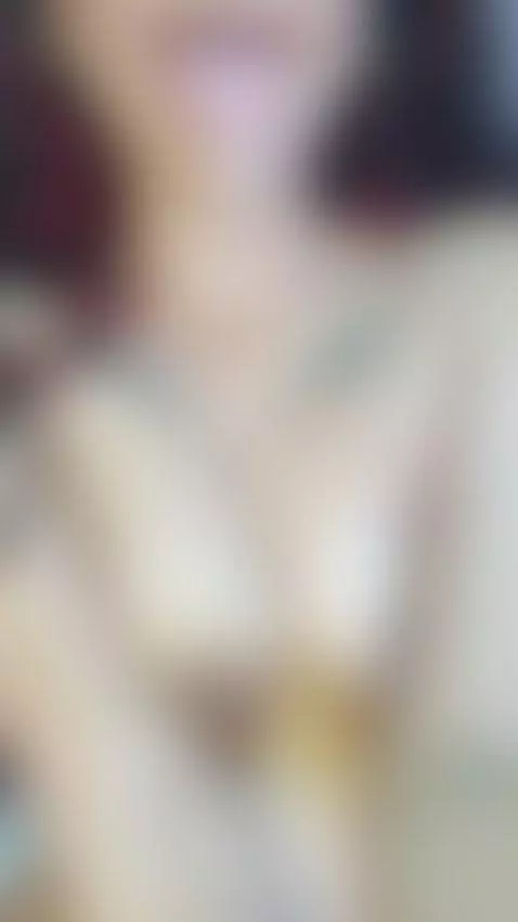 I'm cold... come and warm me... 🤤🔥 by emily-foxy