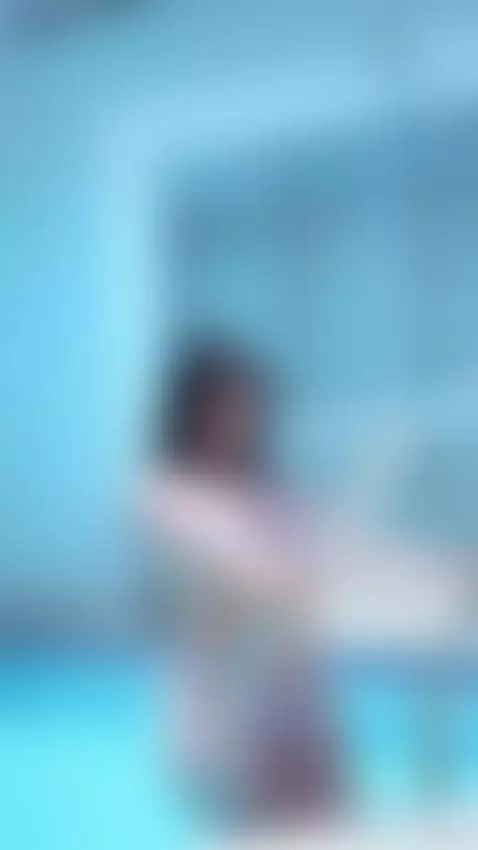 sexy video en piscina by nicolettesweet01