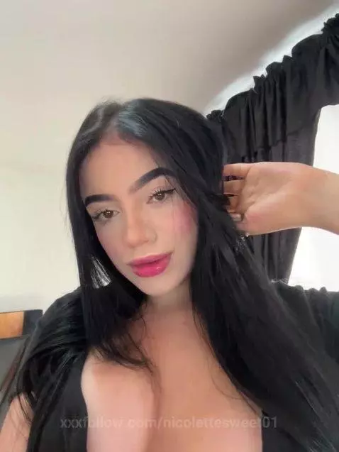 ay me mecanta cuanto te miro asi 🙈🥰 by nicolettesweet01