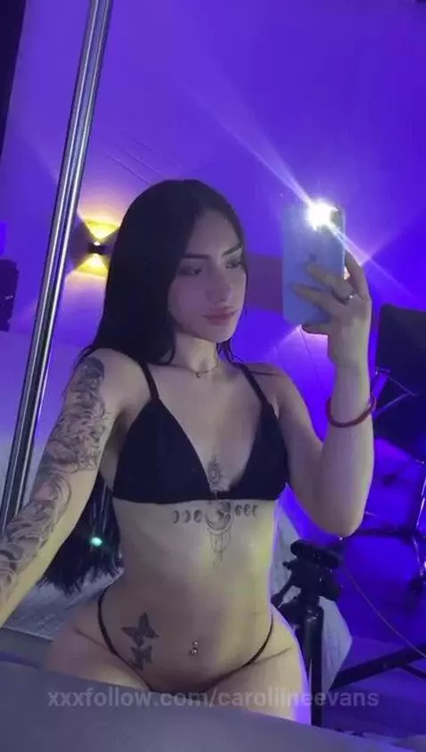 I fantasize about having you in front and play with my pussy... by caroliineevans