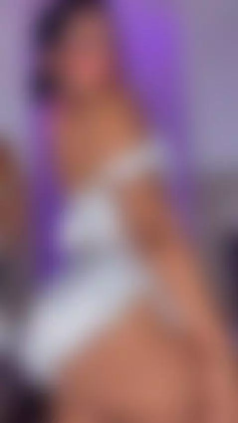 https://www.camsoda.com/es/sweet-arii by sweet-arii