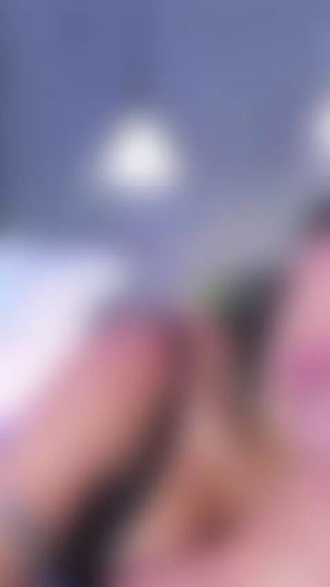 😏 Su boca guarda secretos que solo en vivo descubrirás by cailynbrowm