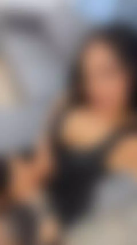 quieres ver que hay debajo de mi vestido? by mariannasandoval