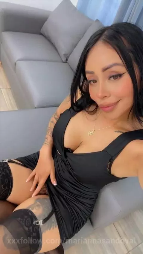 quieres ver que hay debajo de mi vestido? by mariannasandoval