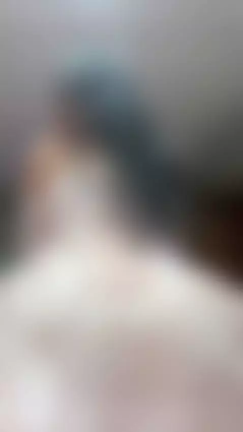 Online now by julieta-cortes