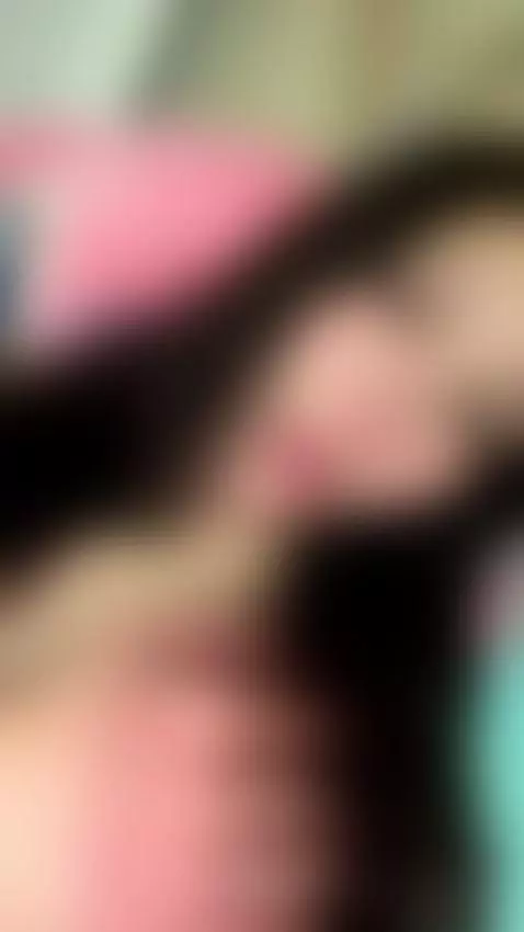 Give me just one little kiss 🍒 by julieta-cortes