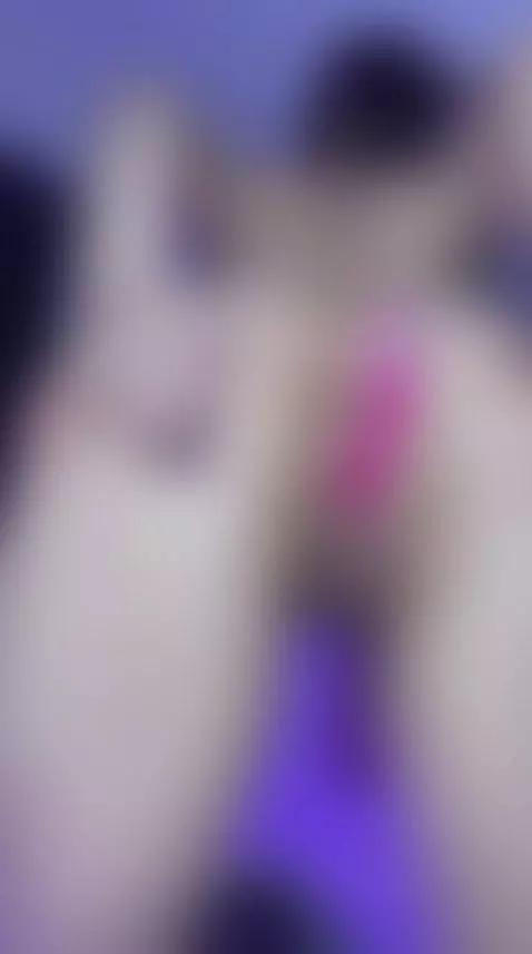 💋 Let me tease you with my curves by habiy069