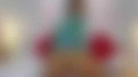 Watch me play with oil on my ass  🍑💦 by sofynovoa