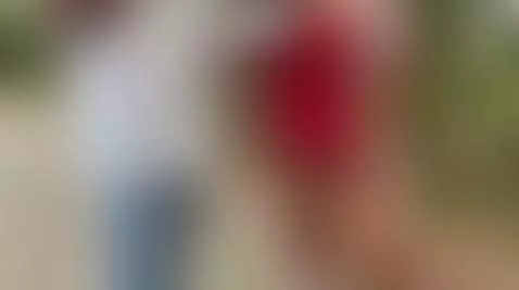 Usando mi juguetico en la calle, quien lo quiere manejar? 😏🎛... by lindaclauss