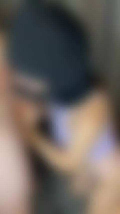 Deepthroating him until he can't take it anymore by tissymay