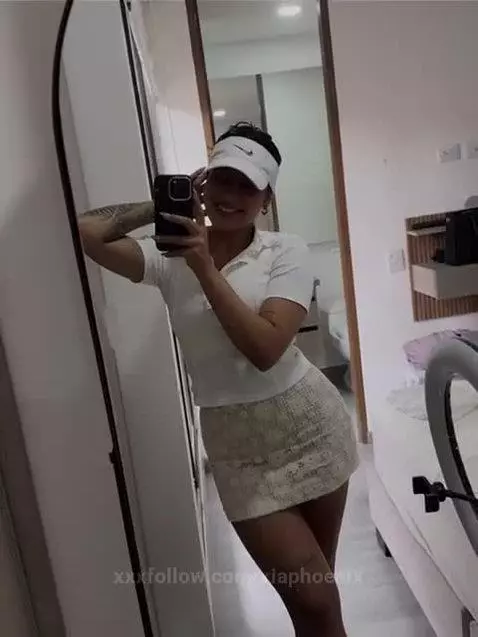 A coffee, a good plan and me, are you up for it 🤍 by xiaphoenix