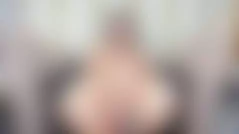 Hi baby, I'm a horny girl. Come and enjoy my hot pussy 🥵😈 by cristalbenet