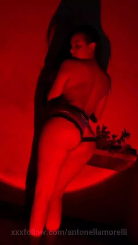 😈THIS LATIN GIRL DANCES VERY SEXY... SURELY WILL DRIVE YOU C... by antonellamorelli