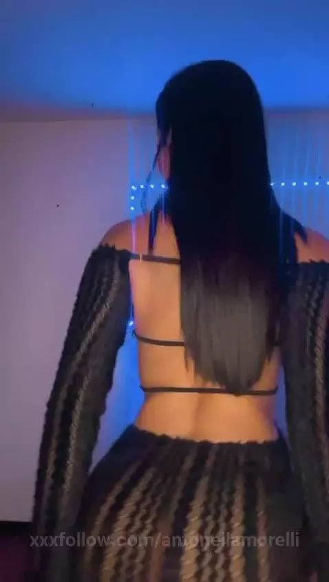 😈🔥Come my love I want to move my hips... close to you 🔥😈I'am... by antonellamorelli