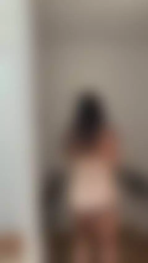 creo que me vio mi vecino 🙃 I think my neighbor saw me 🙃 by helenacostelo