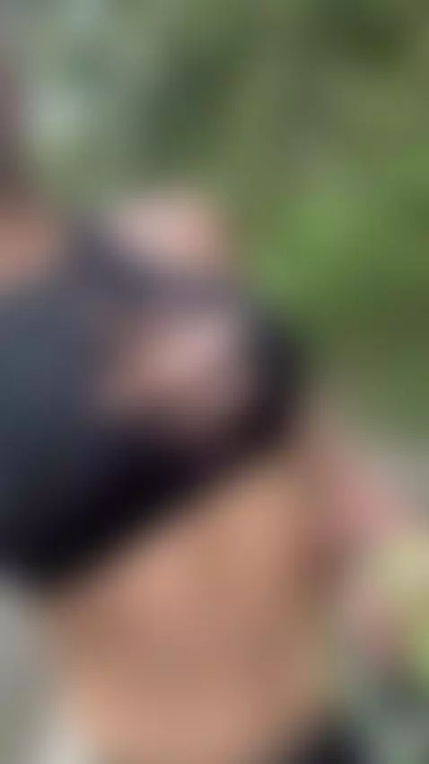 me gusta mostrarle las tetas a mi vecino , I like to show my... by helenacostelo