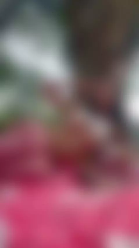 Nudist park? parque nudista? by helenacostelo