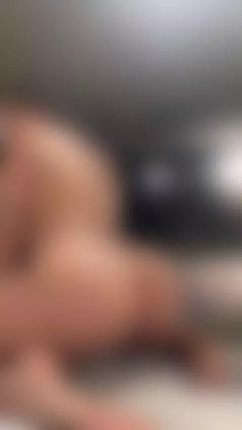 te gusta como estoy cabalgandote ?🤠 Do you like the way I'm ... by helenacostelo