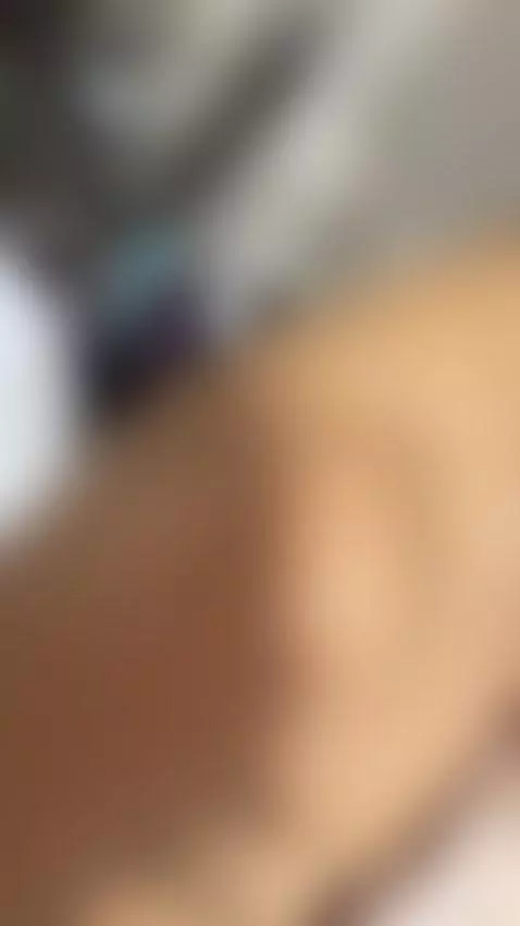 crees que se cae la toalla o queda colgando de algo?🥵Do you ... by helenacostelo