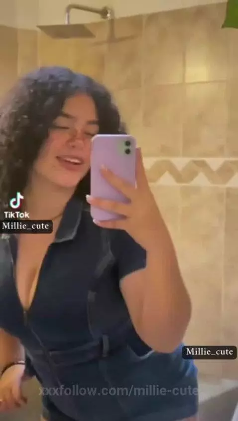 Mmmm 👀🤗 by millie-cute