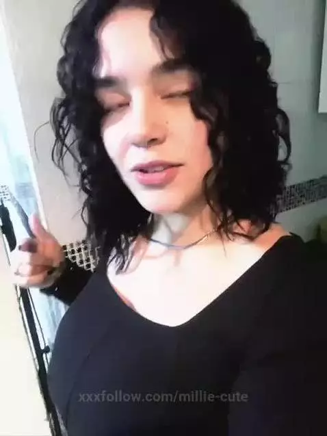 So Flirtatious 👸🏻👀🥰 by millie-cute