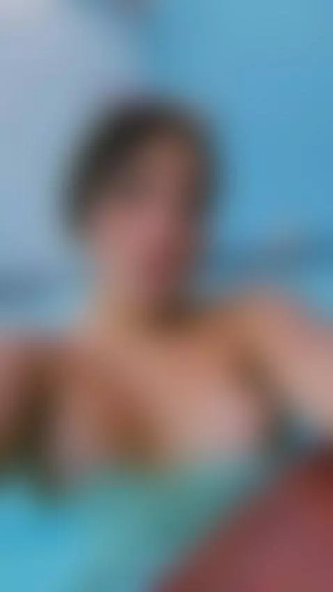 APPLAUDIENOD WITH THE TITAS by sofiisweet