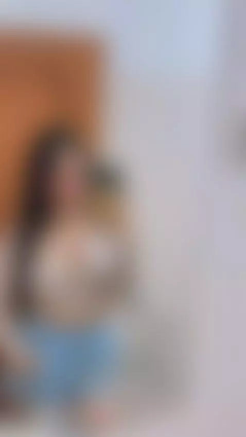 come here  https://www.camsoda.com/sofiisweet by sofiisweet