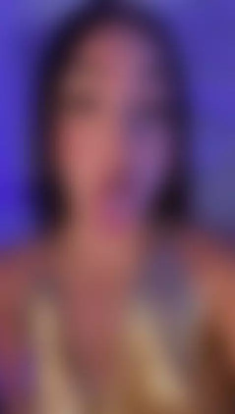 ONLINE by sofiisweet