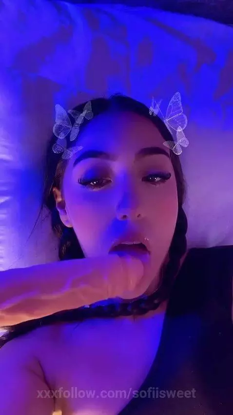 guys, today I will be playing with my machine, I'll wait for... by sofiisweet