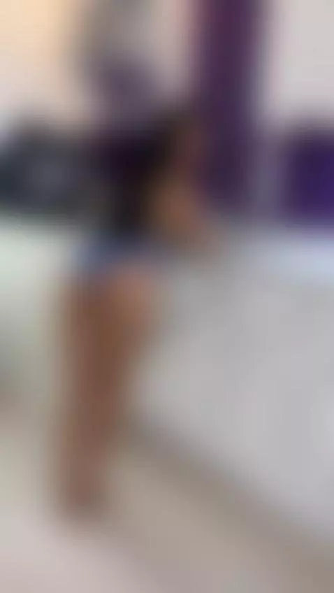 What body part of mine would you kiss first 😈🔥 by miis-flora