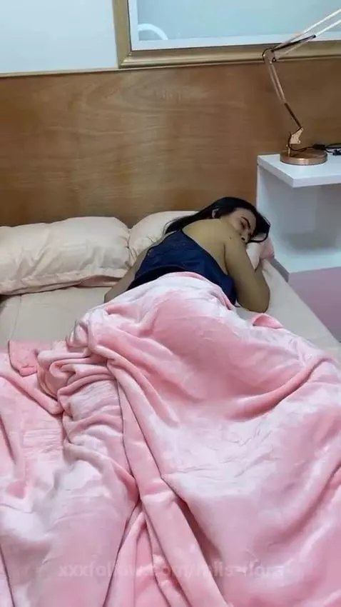 Would you eat my pussy while I'm asleep ? 🔥🍑 by miis-flora