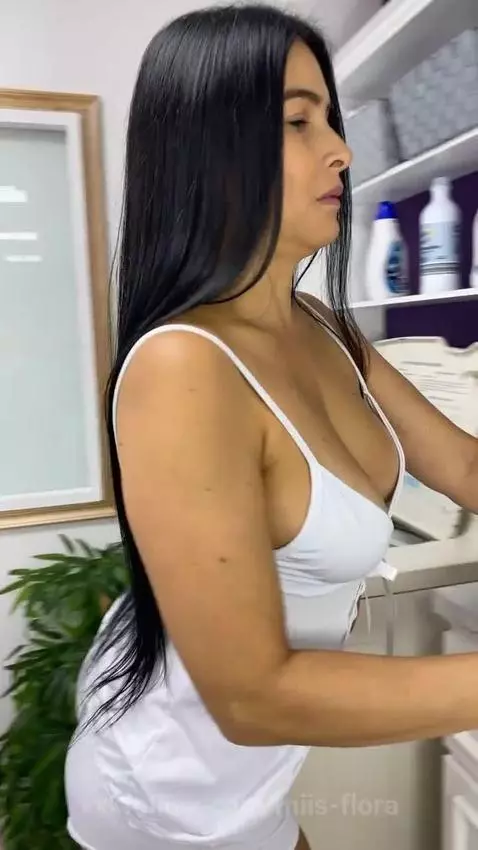 Sexy!! by miis-flora