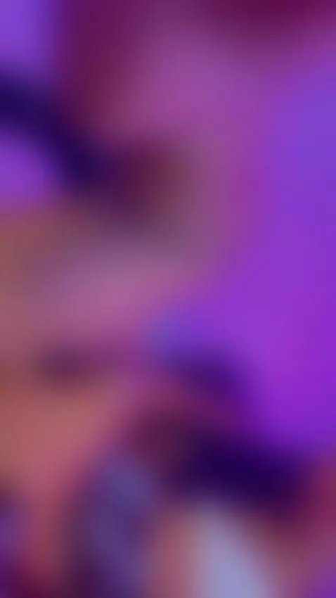 🍑🦶👣 by kymrouse