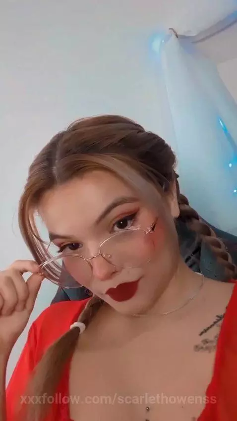 I feel naughty... I'm online now!🔥🔥 by scarlethowenss