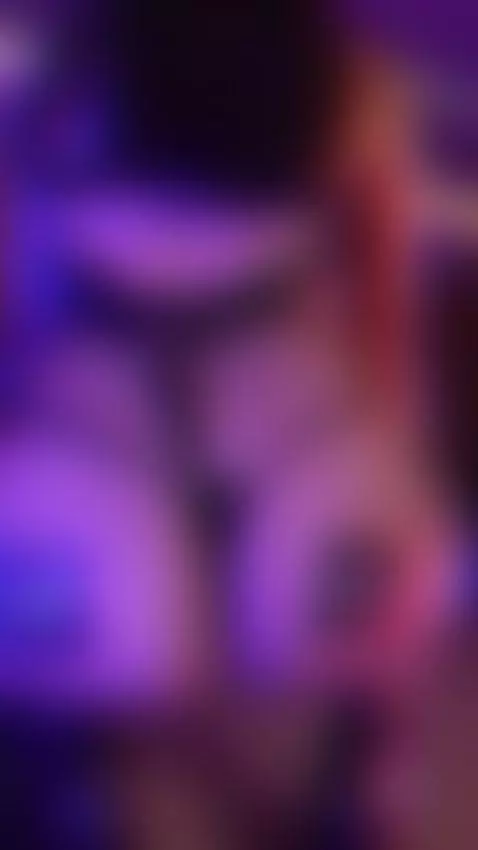 🍑 Sexy secretary twerking by amybuunny