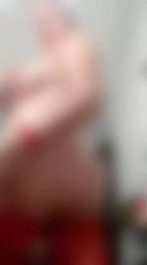 kiss, bigass, bigtetas by sexy-bigboobs10