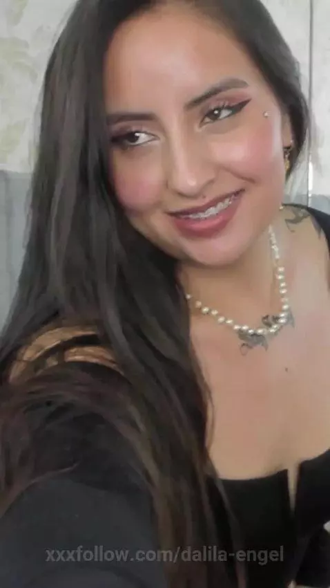 Look at me while I dance for you.https://www.camsoda.com/dal... by dalila-engel