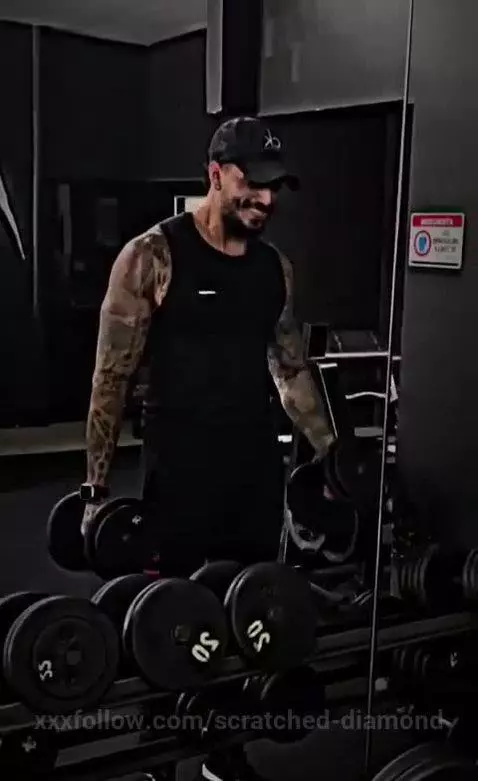 giving hard to training by scratched-diamond