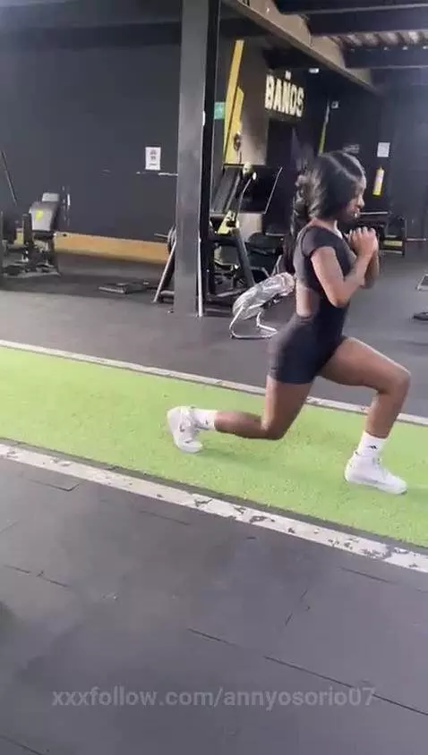 mmm aI sweat my buttocks while the gym trainer touches his p... by annyosorio07