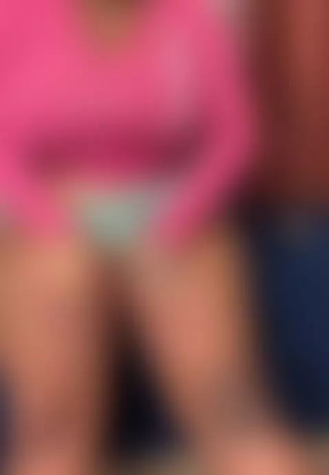 my titts look amazing in this shirt, dont u agree
anyways hm... by thetaylorstaxxxshow