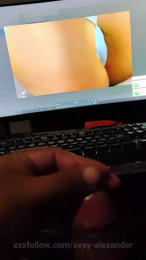 amo masturbarme con los videos de mis seguidoras by sexy-alexander