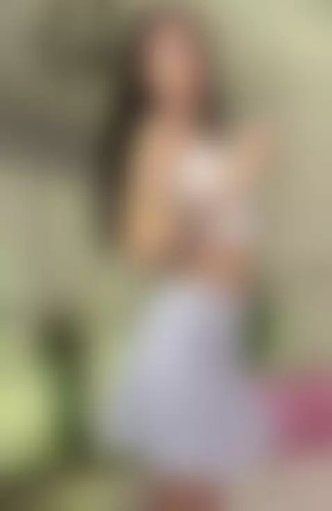 Skirt Twist by mermaidkelly