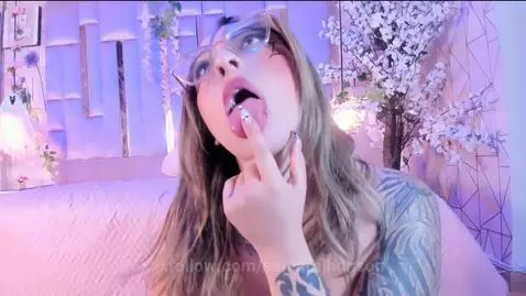 My delicious lips want pleasure fucles to my throat with you... by samarajhonson