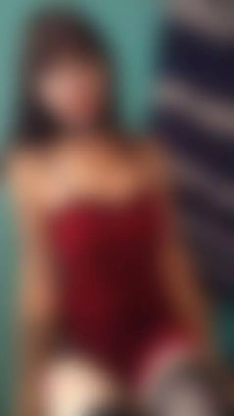 si amoe by nailahbutterfly