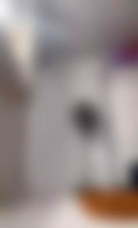 mira. como aplaudi  con mi enorme culo y por poco y me descu... by sarablack4