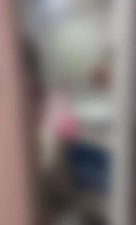 mientras estaba en mi baño mi vecino que estaba de
visita me... by sarablack4