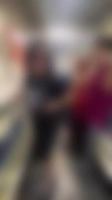 OMG en el centro comercial 🥵🥵 by sarablack4