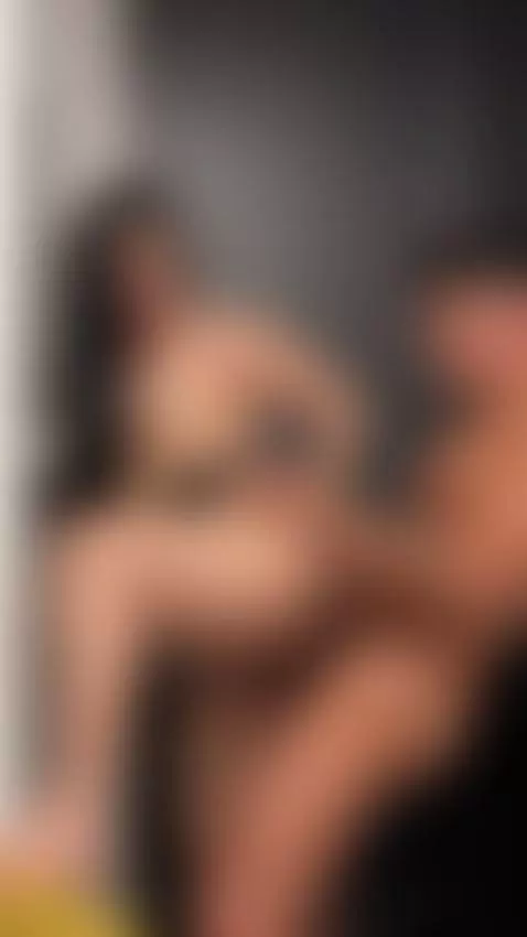 Que rico montarle la verga a mi vecino 🍑💦🍆 by sarablack4