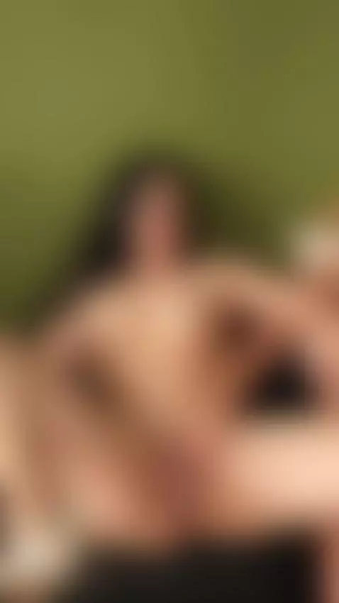 Mi amiga tiene unas manos muy suaves y mi clitoris esta muy ... by sarablack4